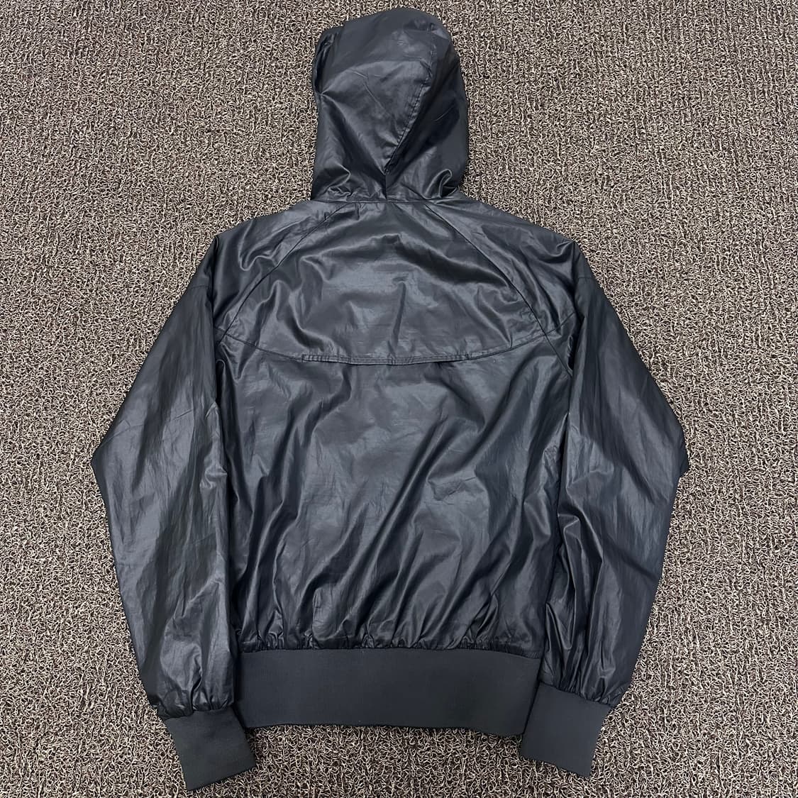 NIKE 나이키 유광 여성 바람막이 자켓 블랙 90(L) 상품이미지4