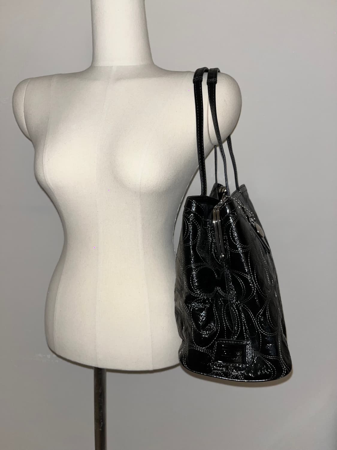 📦Coach White Stitch shoulder bag 상품이미지4