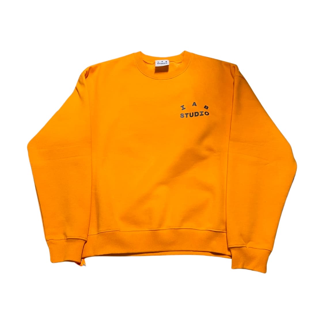 아이앱 스튜디오 x 두산 인프라코어 기모 맨투맨 상품이미지2