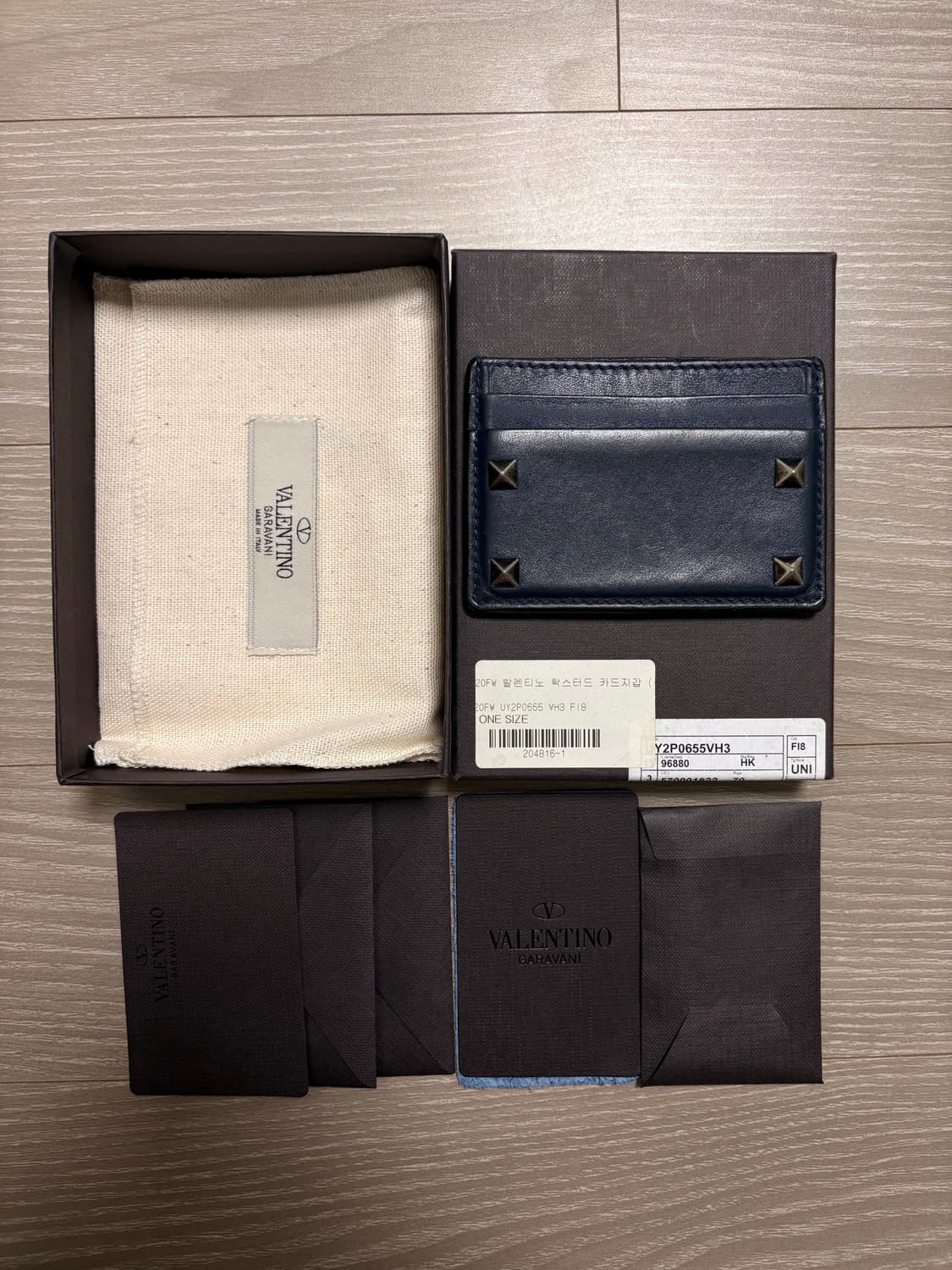 발렌티노 락스터드 카드지갑 네이비 상품이미지1