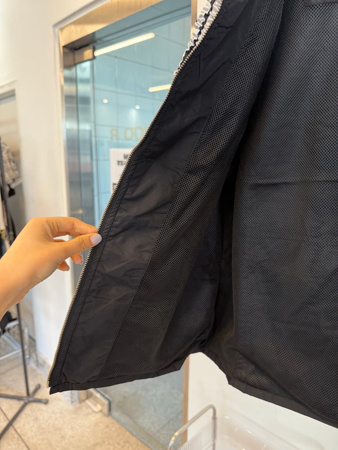 Gia Nylon Zip-Up Top Black  상품이미지5