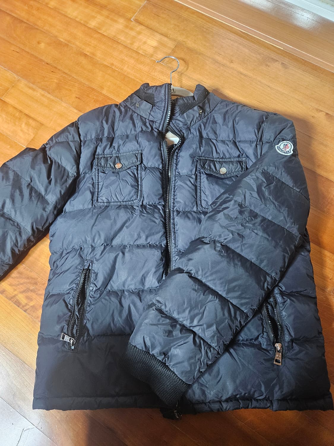 몽클레어 후드 패딩 상품이미지1