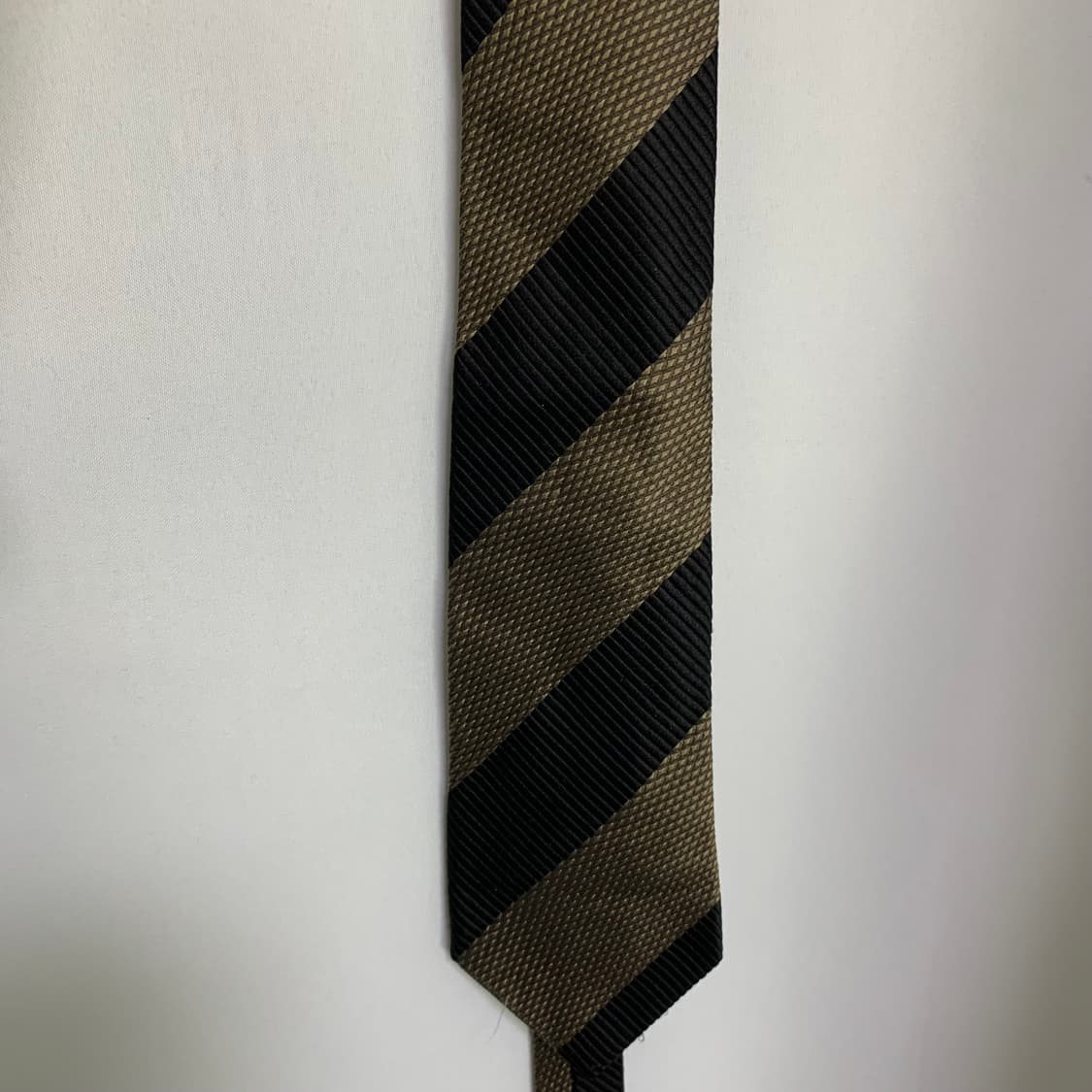 구찌 사선 줄무늬 볼드 실크넥타이 블랙골드 뱀피st 이태리 빈티지 상품이미지6