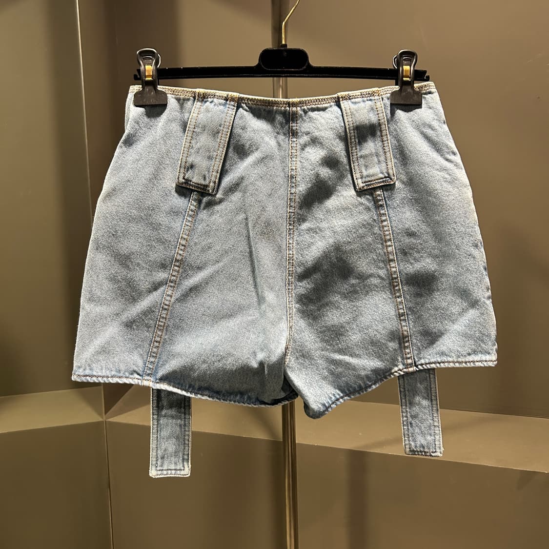 펜디 바게트 데님 쇼츠 상품이미지4