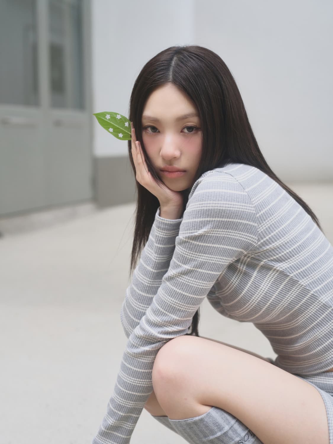 BUMBLE STRIPE SHIRRING TEE / GRAY 상품이미지5