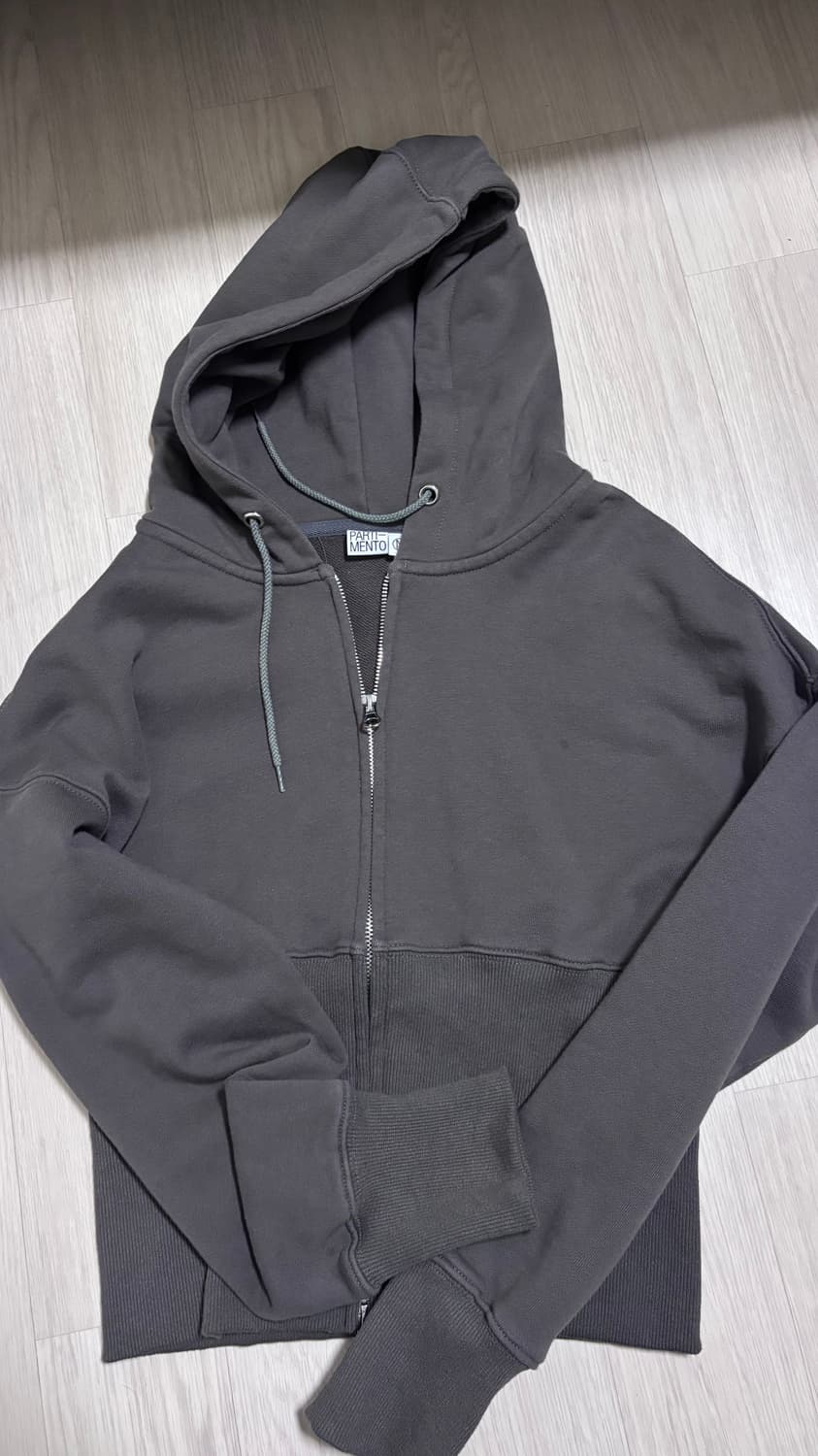 파르티멘토우먼 보우 프린티드 후드집업 차콜 상품이미지3