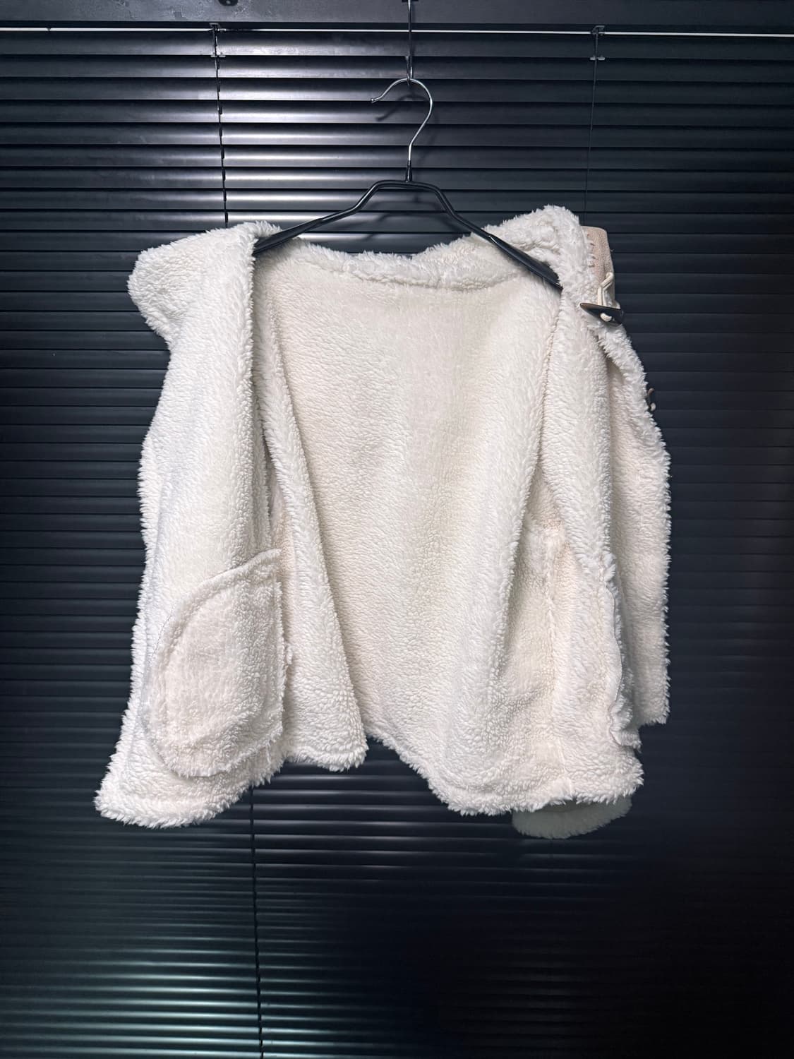 보세 양털 털 안감 베이지 후드 후디 무스탕 떡볶이 코트 여밈 아이보리  상품이미지6