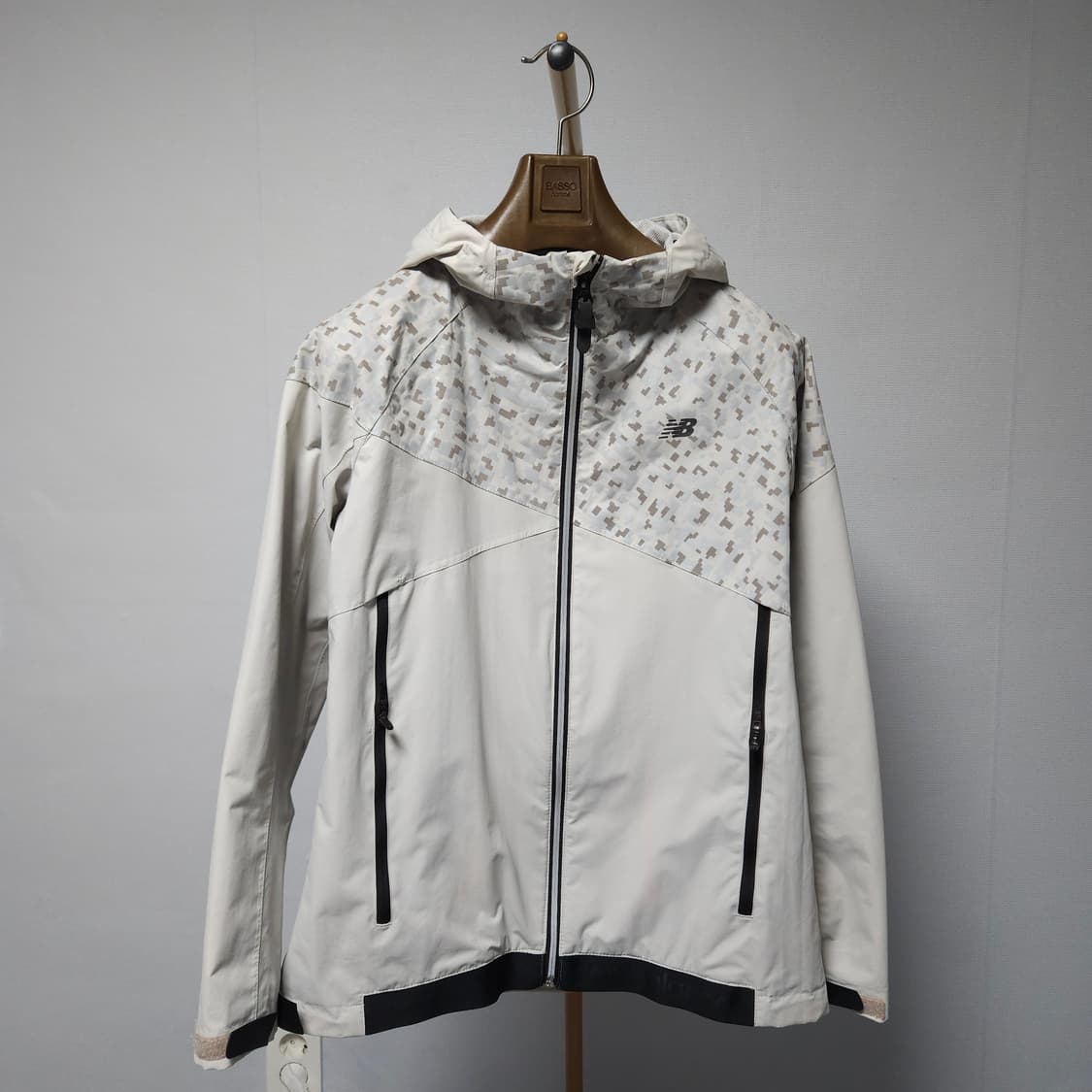 95 ) 뉴발란스 여성 후드 바람막이  상품이미지1