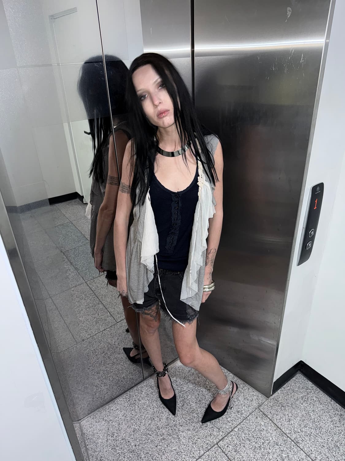 lace trim ruffle long vest 상품이미지3