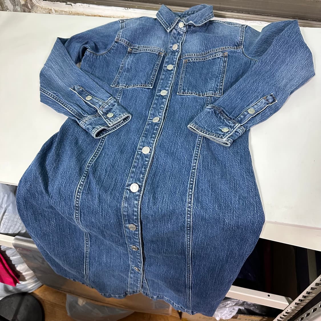 우먼S 갭 GAP 빈티지워시드 일자핏 풀버튼 네임원피스 상품이미지4