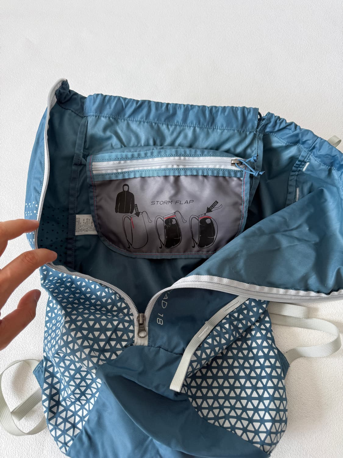 노스페이스(THE NORTH FACE) 경량 백팩 19L 상품이미지7