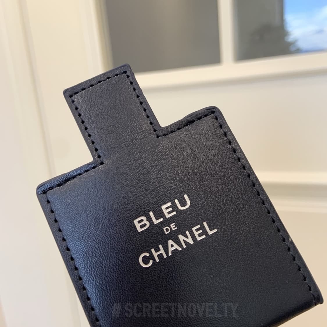 샤넬뷰티 블루 드 퍼퓸 그루밍 똑딱이 거울 & 빗 세트  상품이미지4