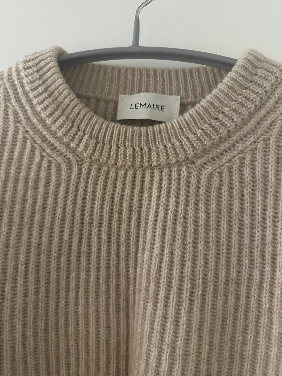 르메르 Lemaire 니트 오트밀 색상 상품이미지2
