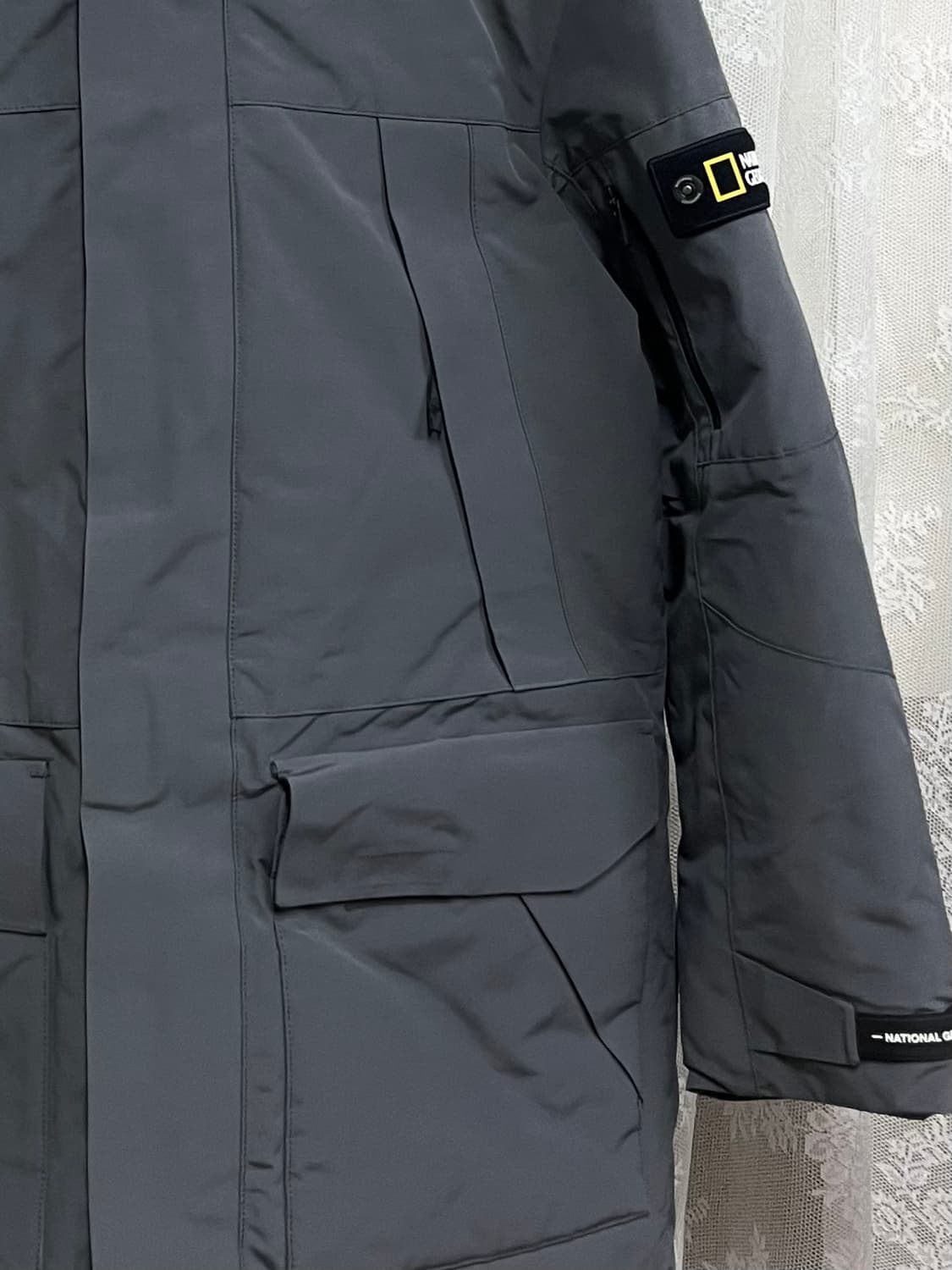 L) 내셔널지오그래픽 벨루가 덕다운 패딩 차콜 상품이미지4