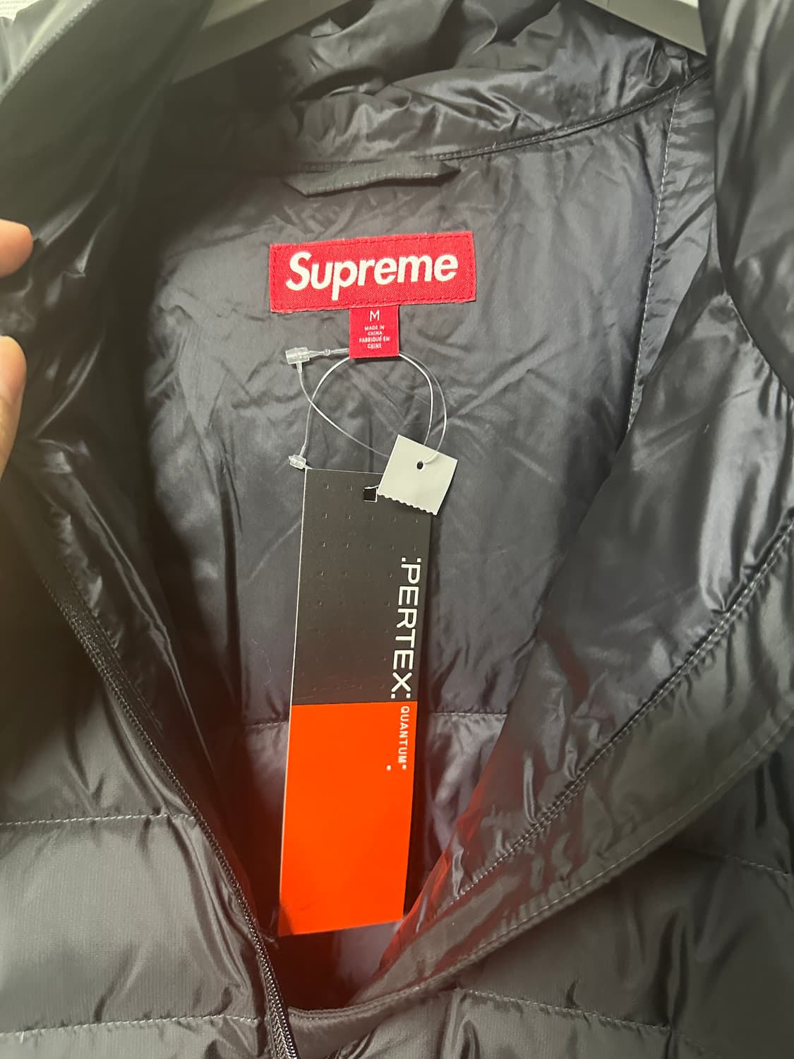 [M] 슈프림 마이크로 다운 하프 집 후드 풀오버 블랙 - 25FW  상품이미지4