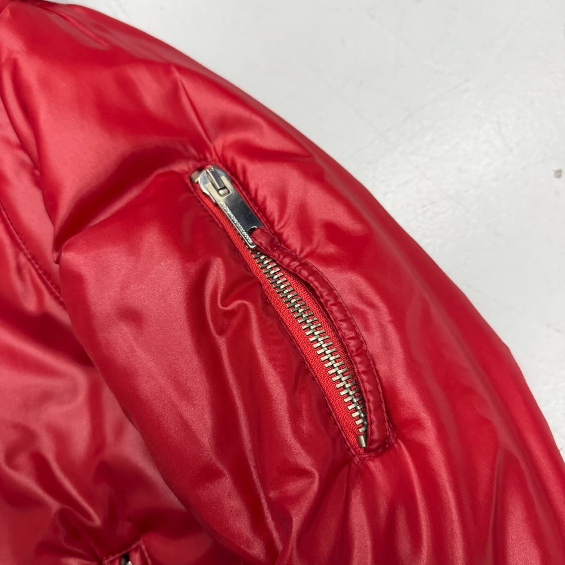알레산드로 델라쿠아 유광 바이커 패딩 레드 상품이미지3