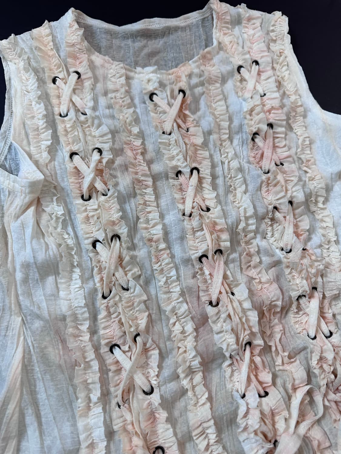 eyelet detail sleeveless 상품이미지3
