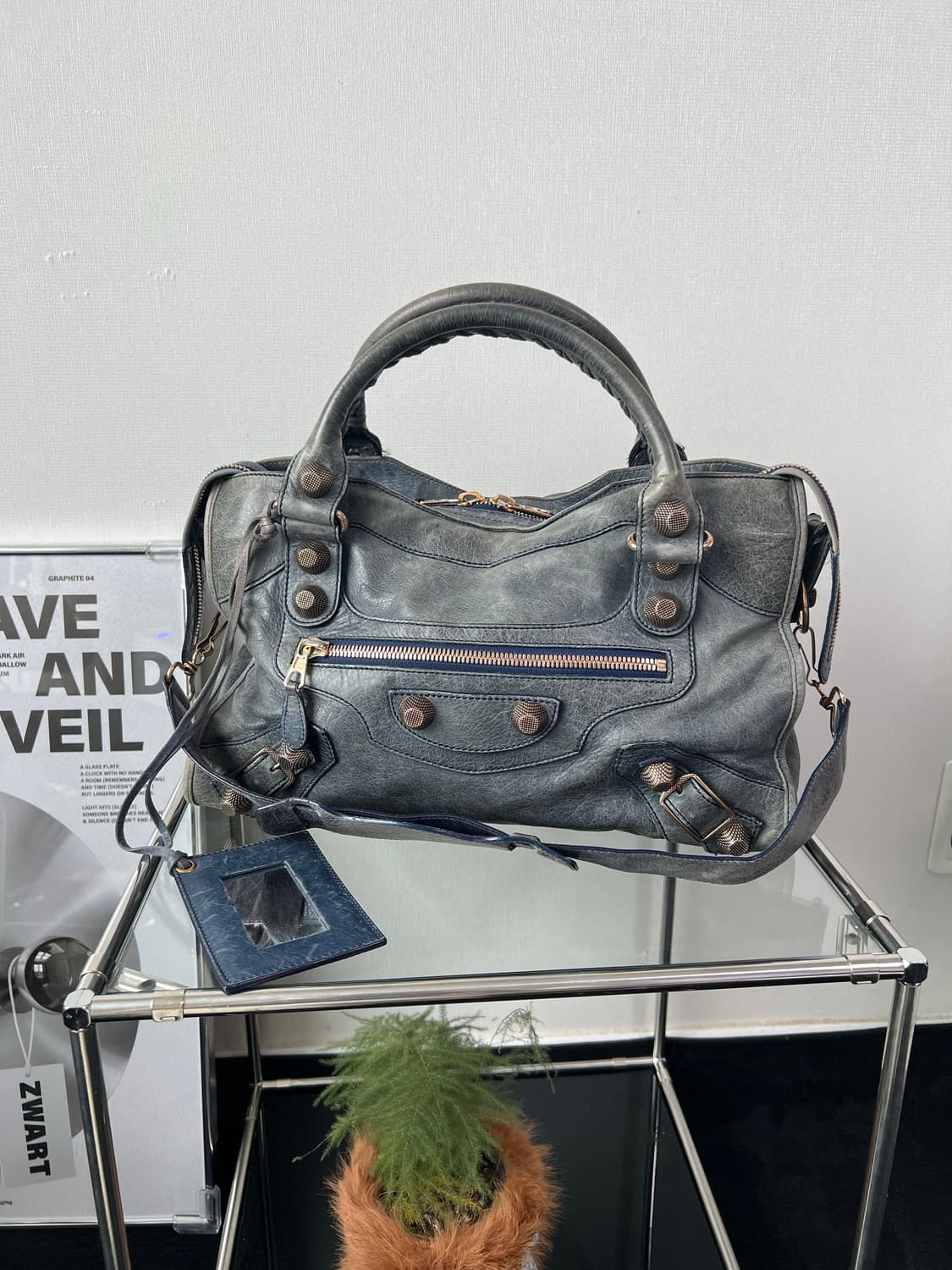 발렌시아가 모터백 상품이미지1