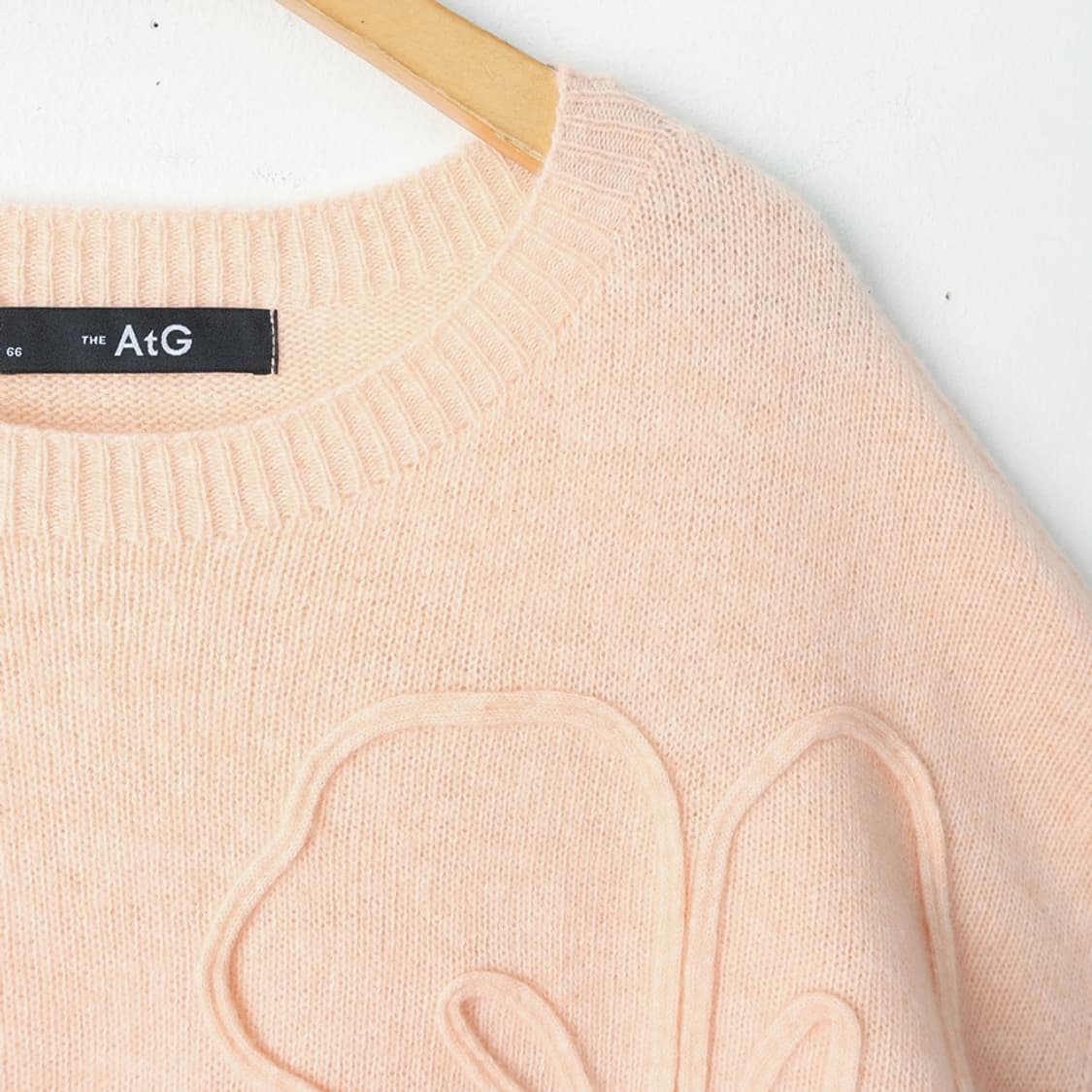 66/더엣지 울 캐시미어 플라워 포인트 니트 상품이미지3