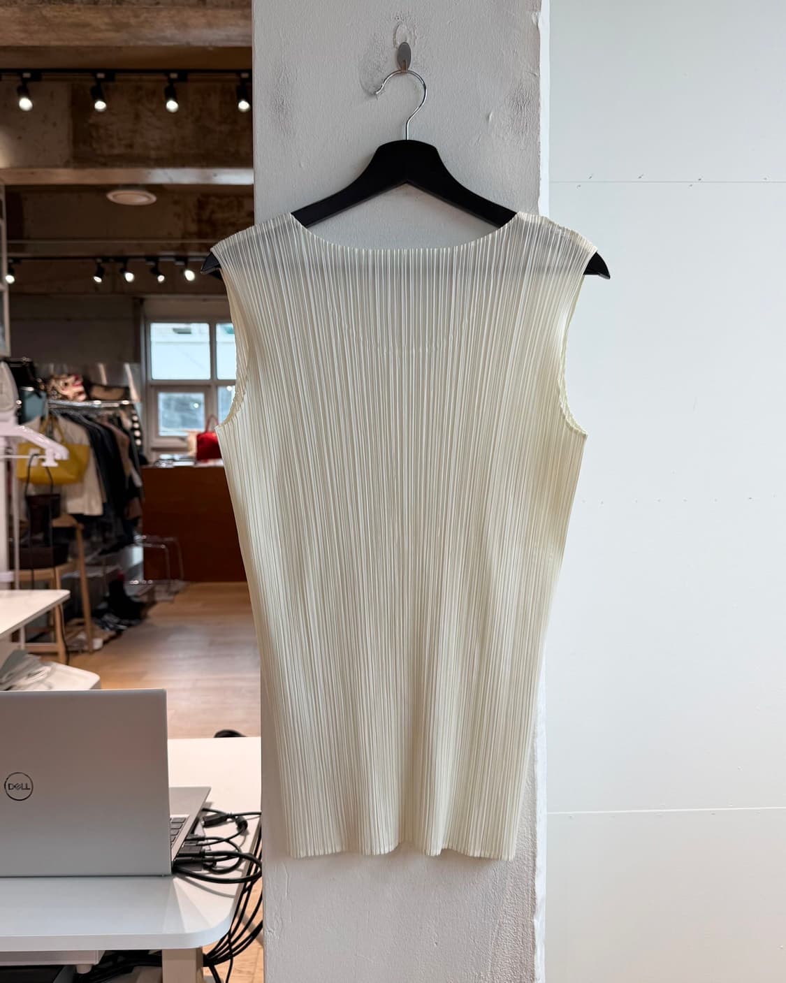 플리츠 플리즈 아이보리 링컬 슬리브리스 상품이미지6