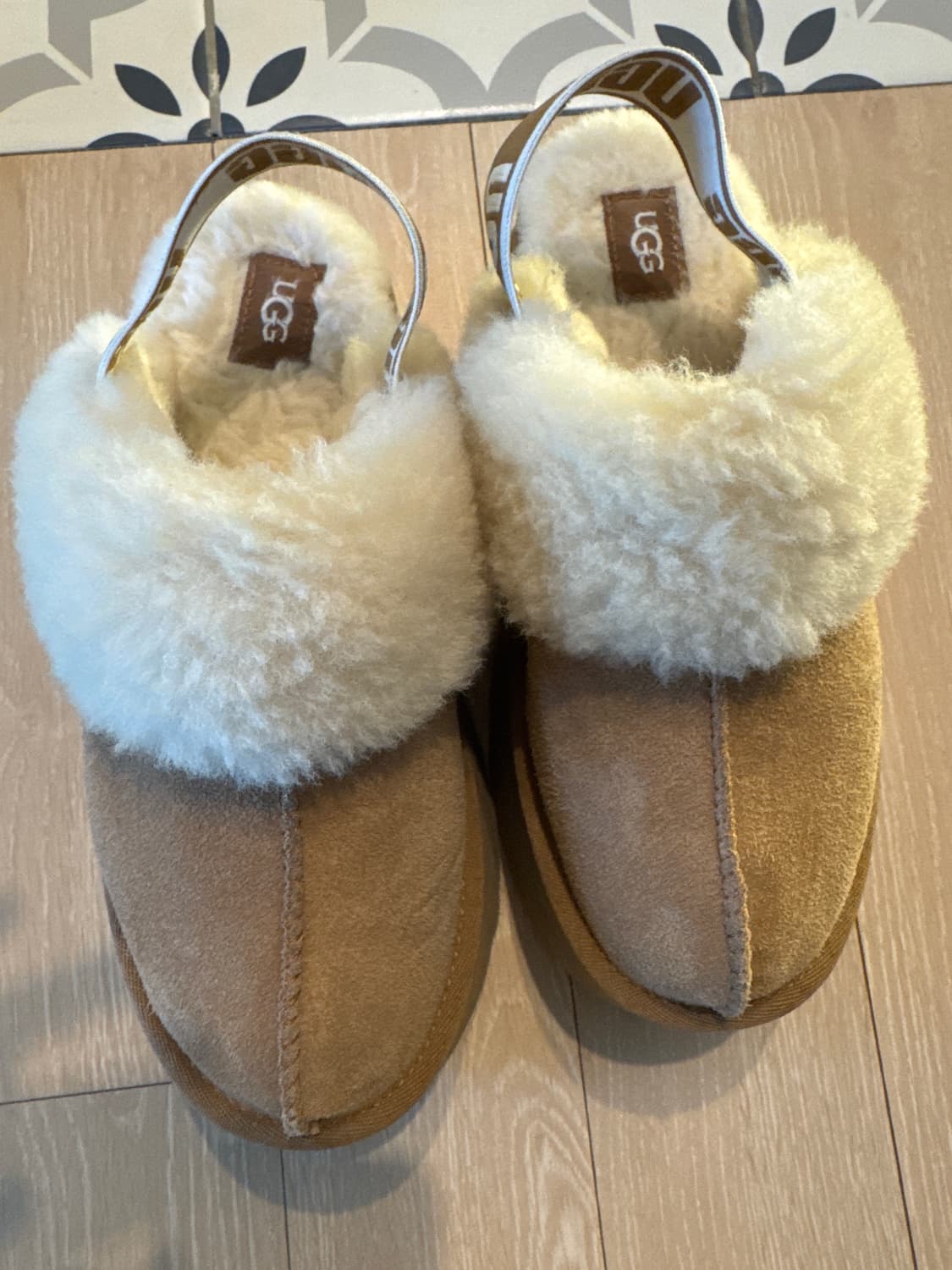 (W) UGG Funkette Slides Chestnut 상품이미지1