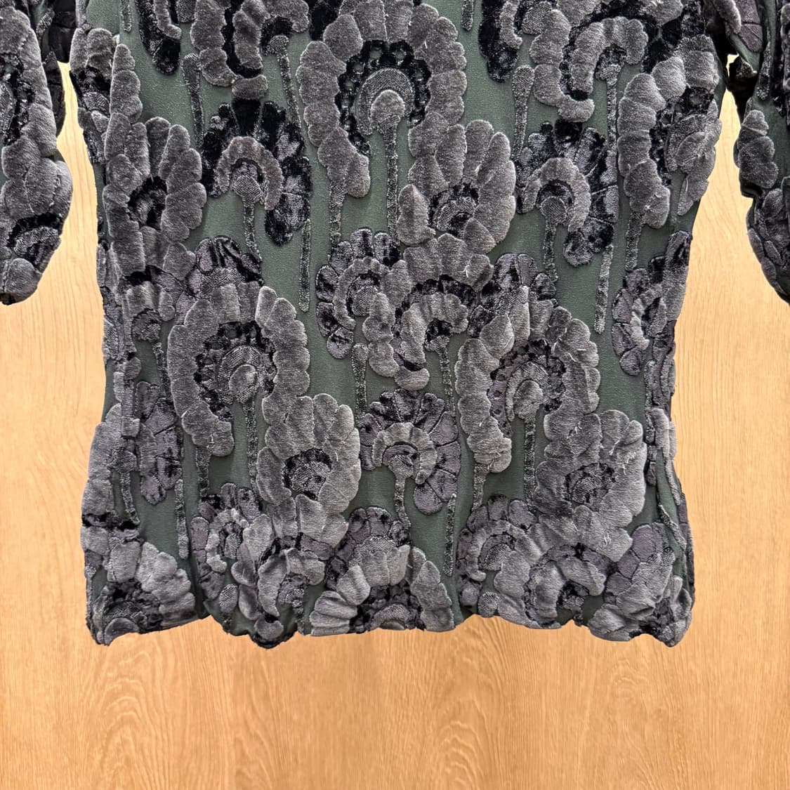 아르마니 콜레지오니 벨벳 플로킹 시스루 반팔 탑 슬림핏 블랙 상품이미지5