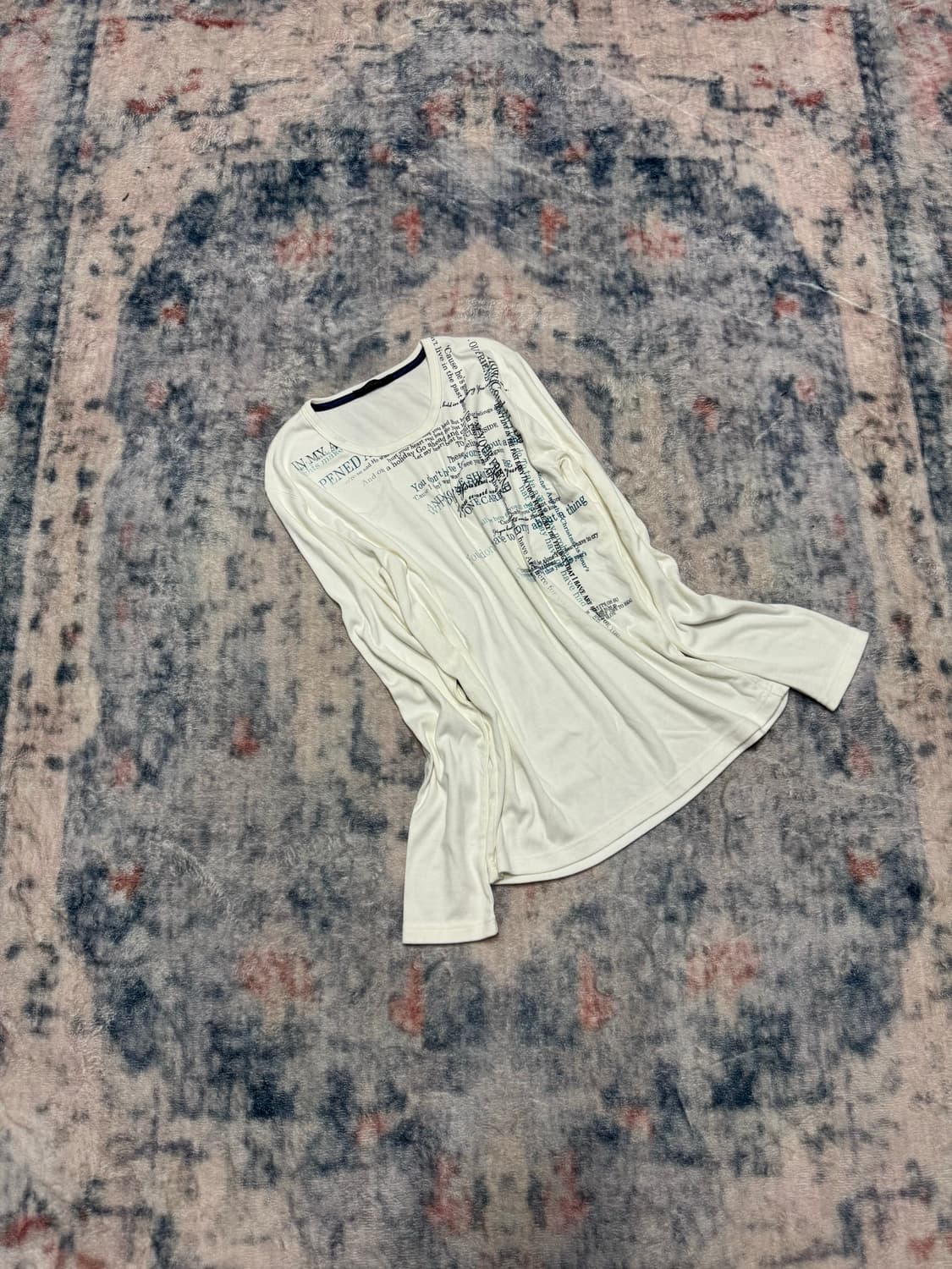 Nicole club vkei lettering cut sew 상품이미지1