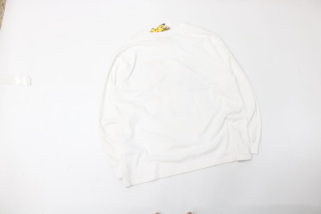 새상품 리바이스 x 포켓몬스터 롱슬리브 상품이미지6