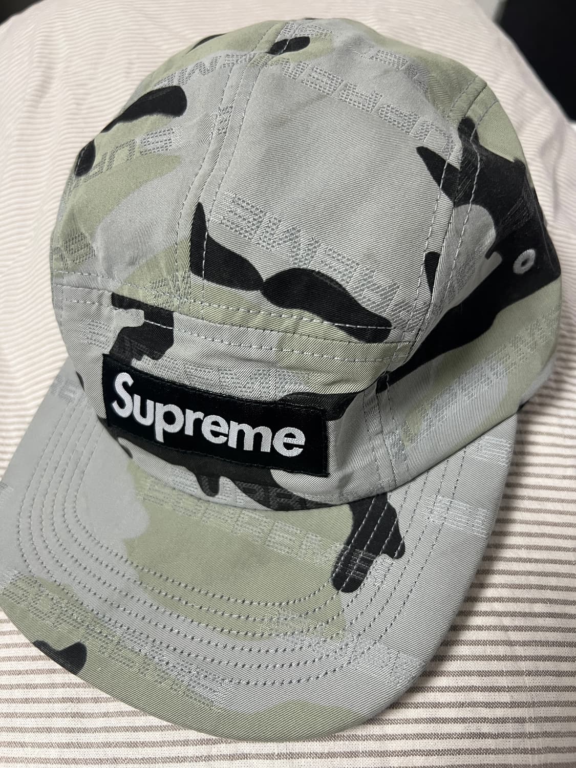 슈프림 리플렉티브 자카드 캠프캡 아크틱 우드랜드 카모 24FW 상품이미지3