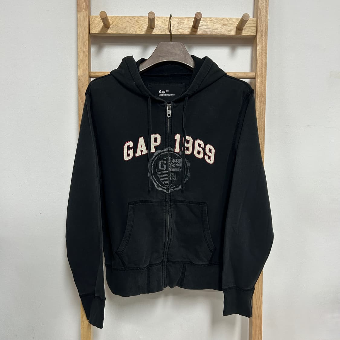 갭 아치로고 후드집업 블랙 상품이미지2