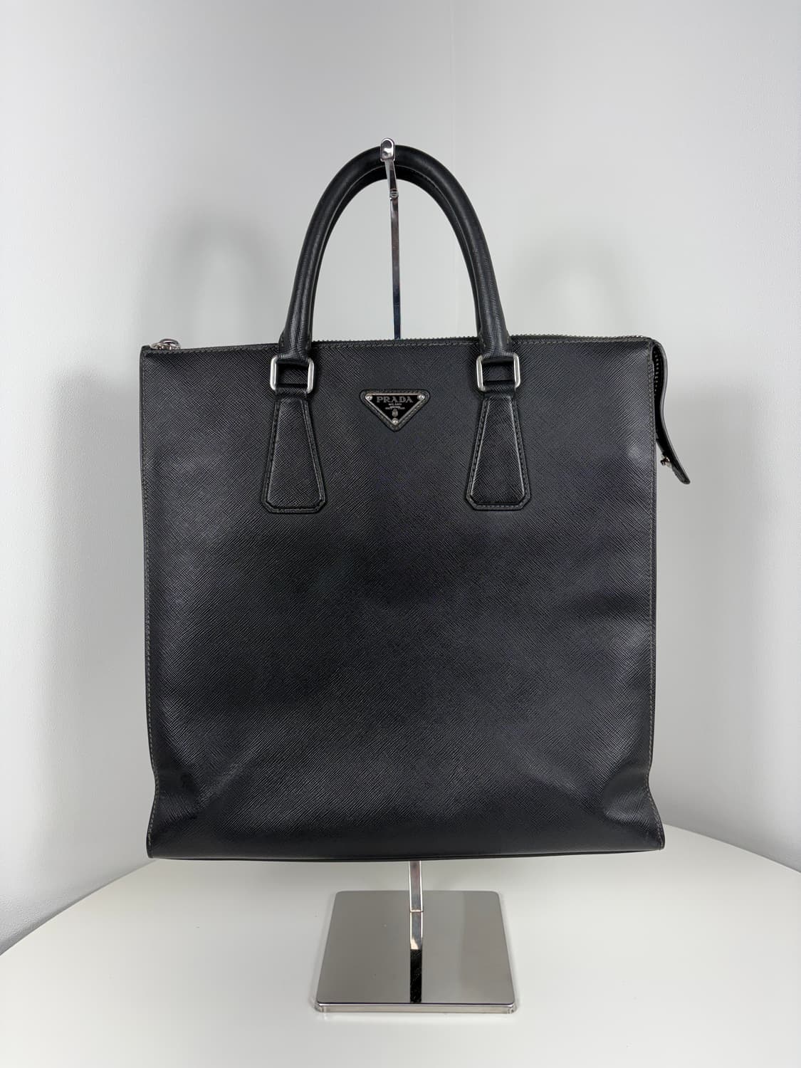 프라다 사피아노 블랙 토트백 상품이미지1