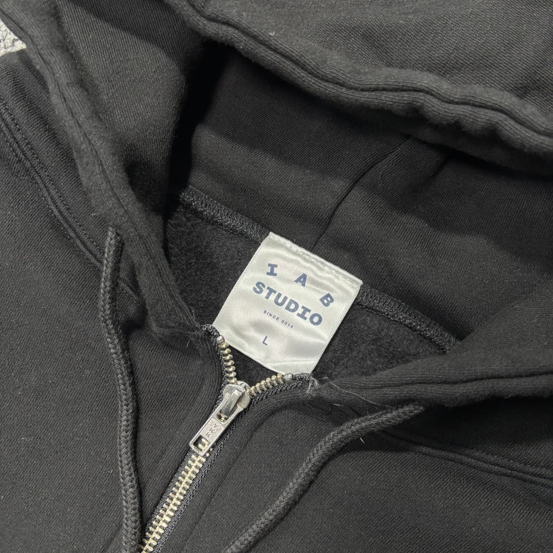 아이앱 스튜디오 X JTBC 후드집업 블랙 (L) 상품이미지3