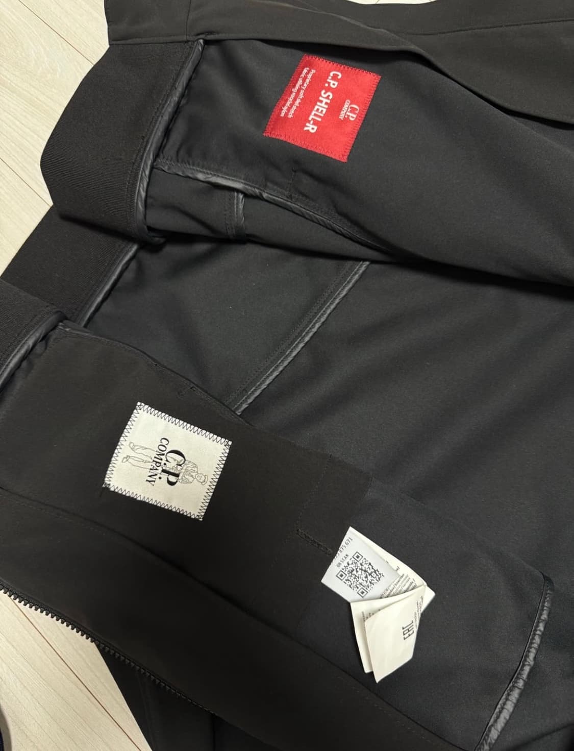 CP컴퍼니 바람막이 블랙 100-105 상품이미지2