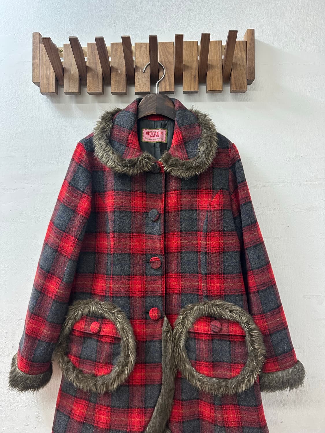 일본빈티지 BETTY’S BLUE 둥근카라 빈티지 퍼 트리밍 체크 코트 상품이미지3