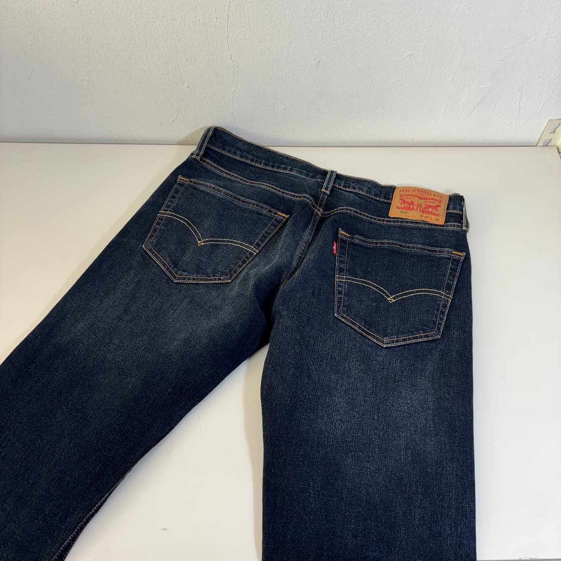 우먼L 리바이스502 진청워시드 레귤러핏 데님팬츠 상품이미지2