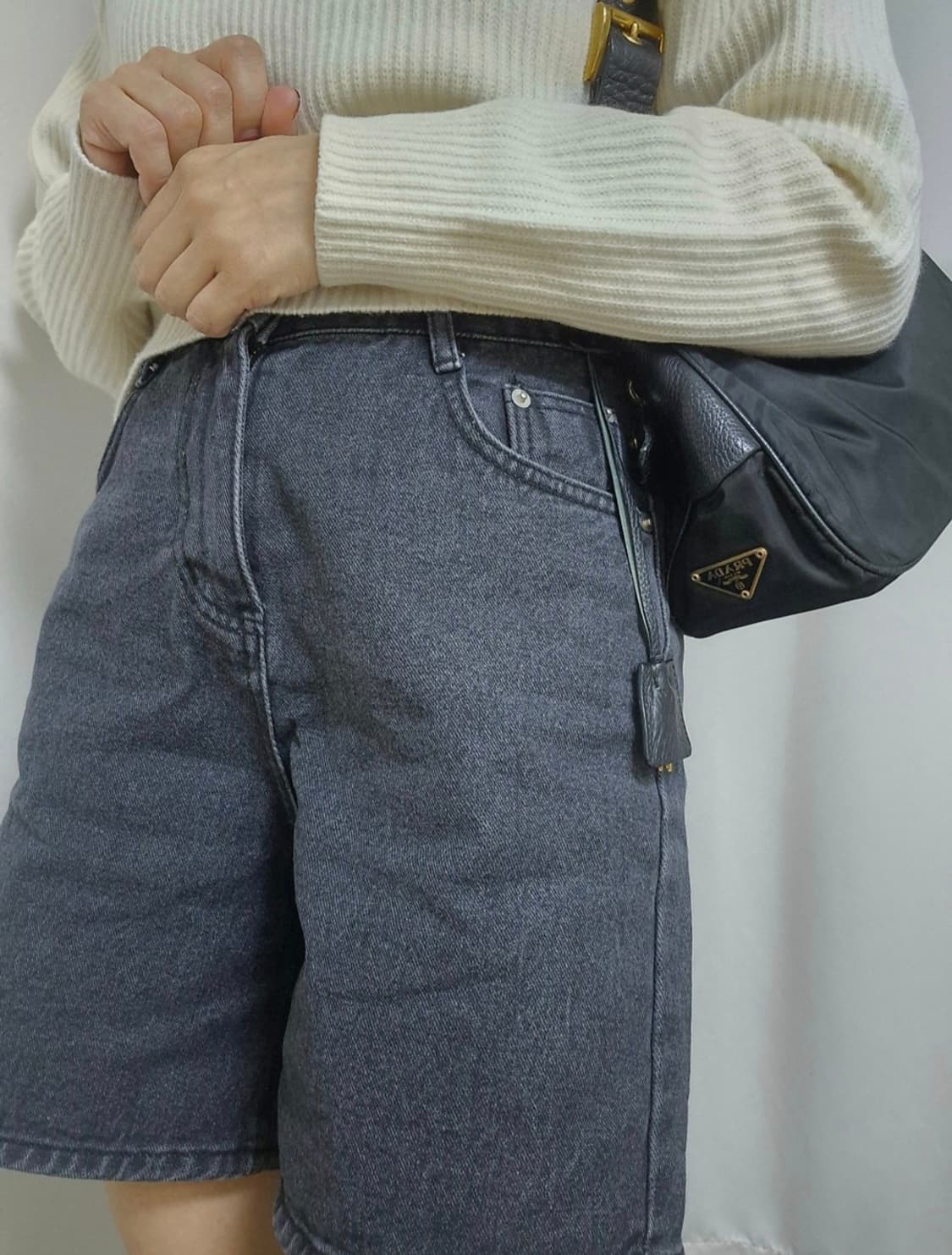 프라다 삼각로고 숄더백 상품이미지3