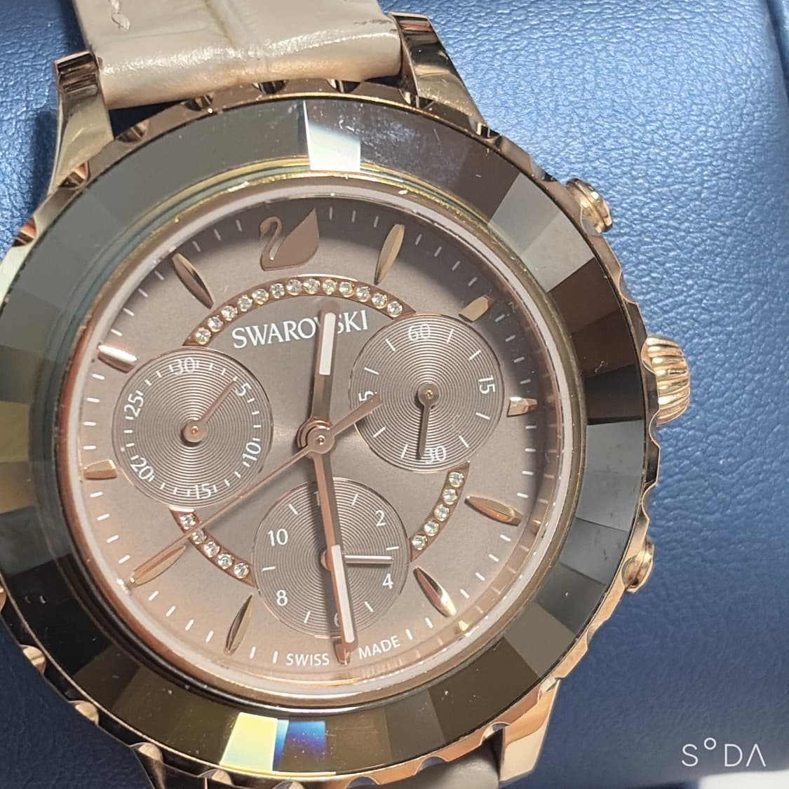 스와로브스키 여성 가죽 시계 5452495 상품이미지8