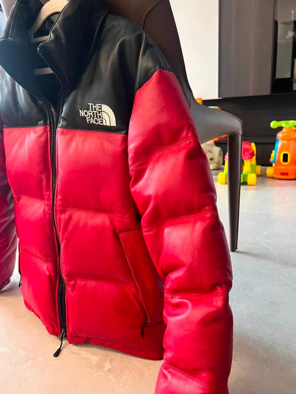 슈프림 x 노스페이스 레더눕시 레드 M 상품이미지4