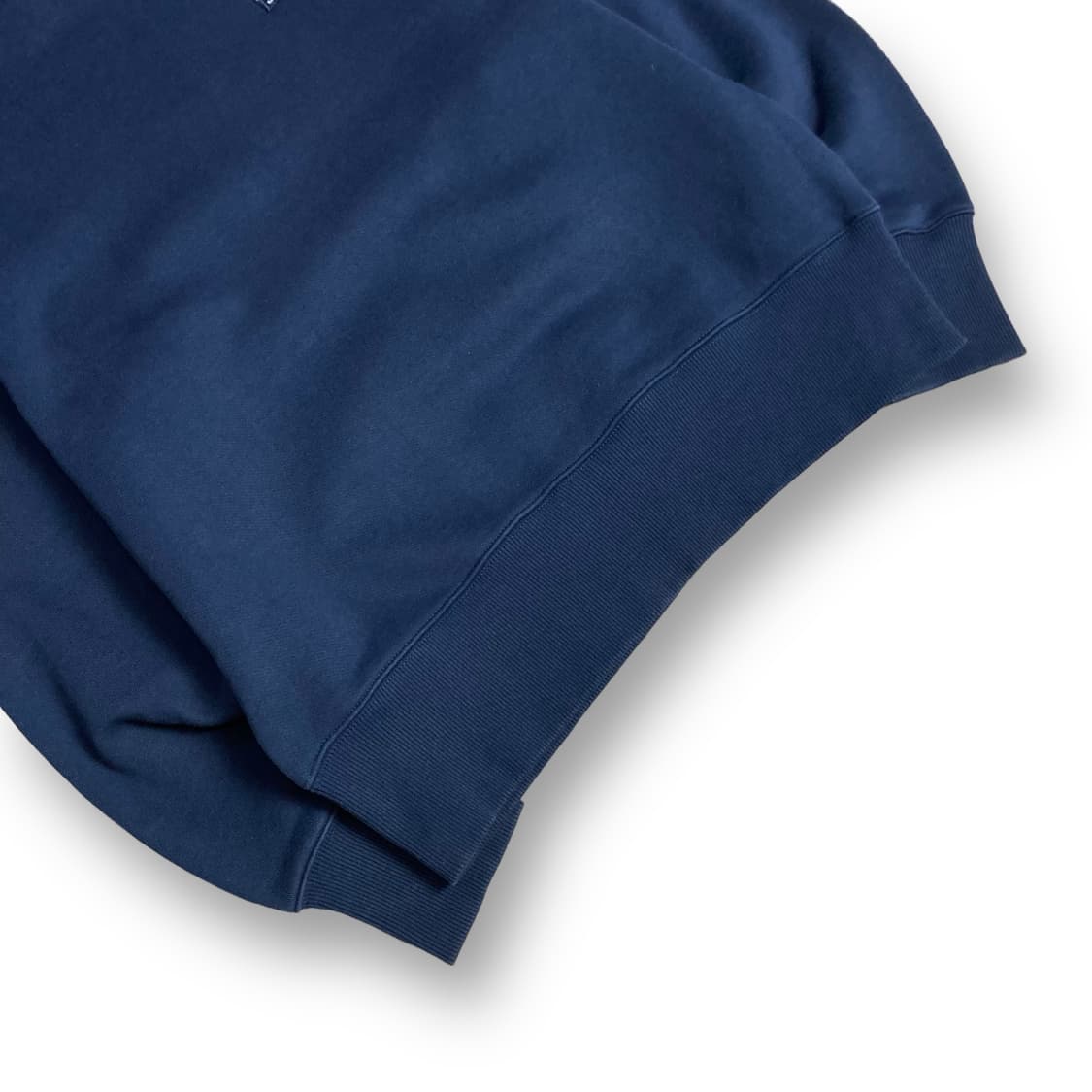 타미진스 스몰로고 네이비 맨투맨 상품이미지3