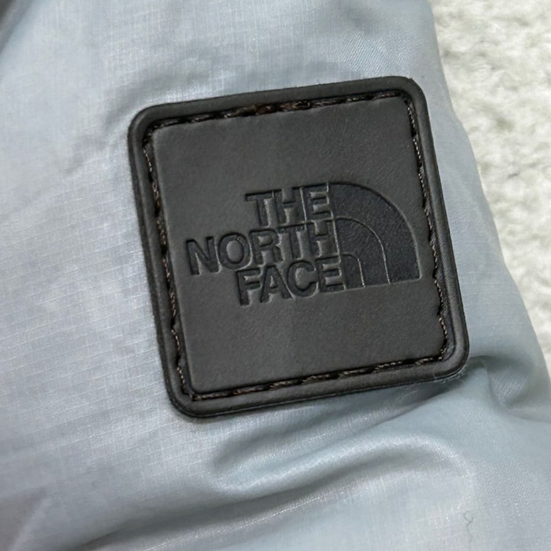 노스페이스 우먼즈 경량 덕다운 롱패딩 라이트블루 85 상품이미지4