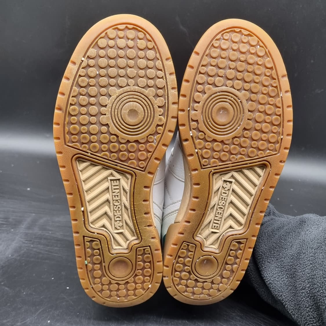 데상트 스니커즈245 상품이미지3