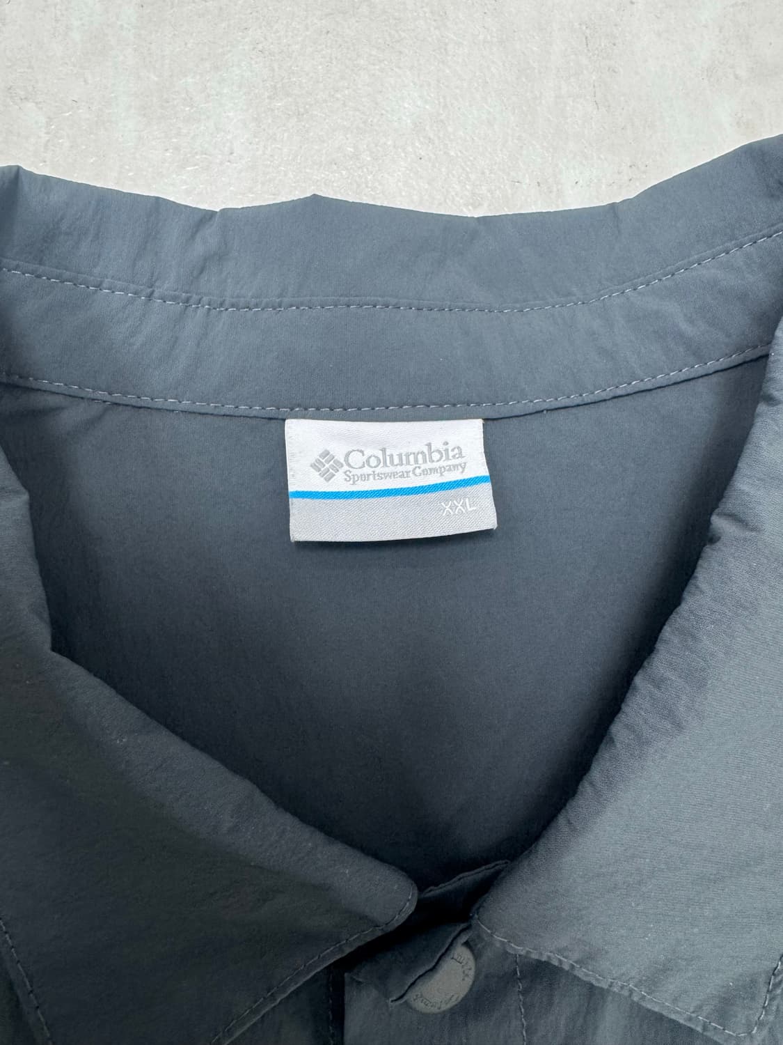 •컬럼비아 차콜 나이론 반팔셔츠  상품이미지4