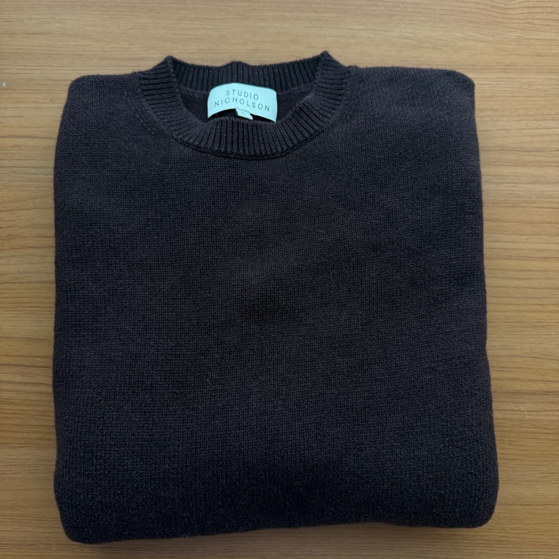 스튜디오 니콜슨 라운드 넥 니트 다크 브라운 상품이미지3