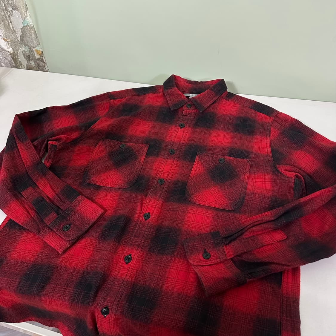 XL 100 유니클로 투포켓 빨검 옴브레체크 코튼 셔츠 남방 판매가 1. 상품이미지3