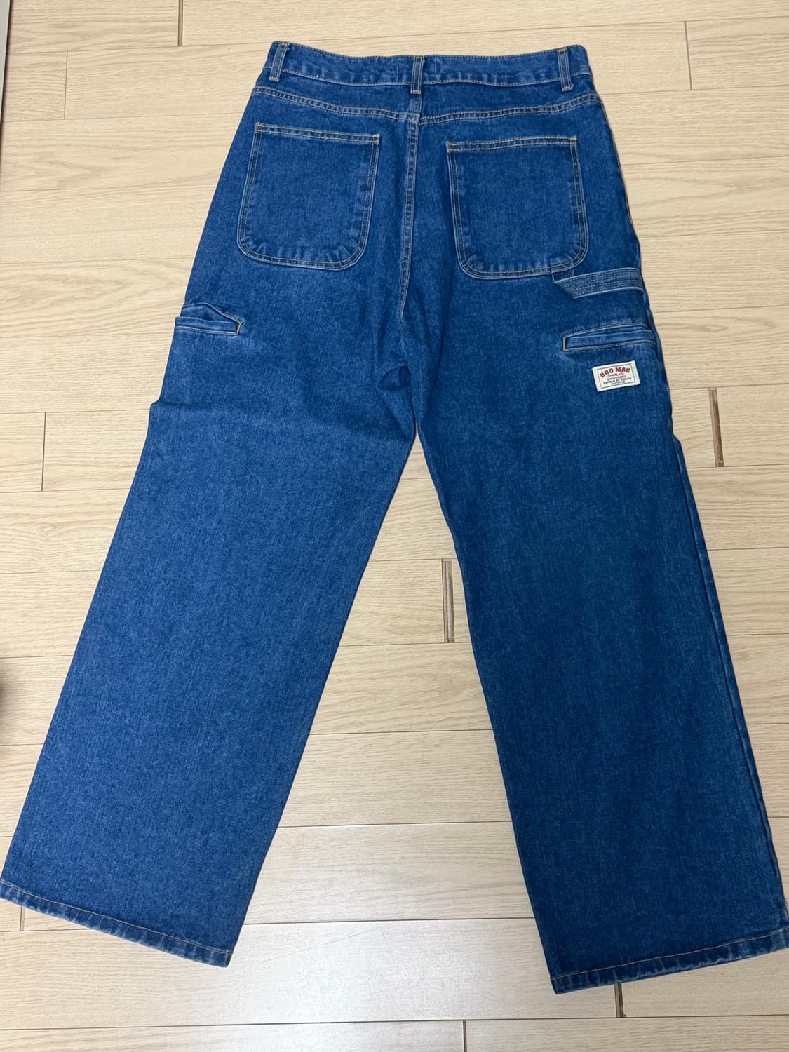 허윤진님 배기팬츠 상품이미지1