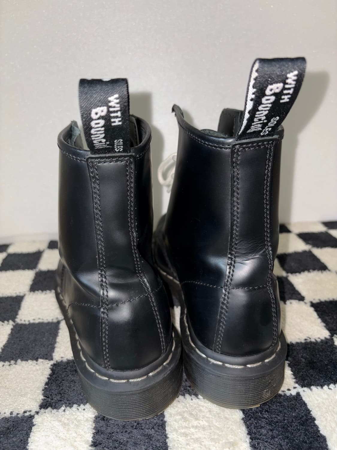 닥터마틴 1460 화이트스 티치 8홀 상품이미지2