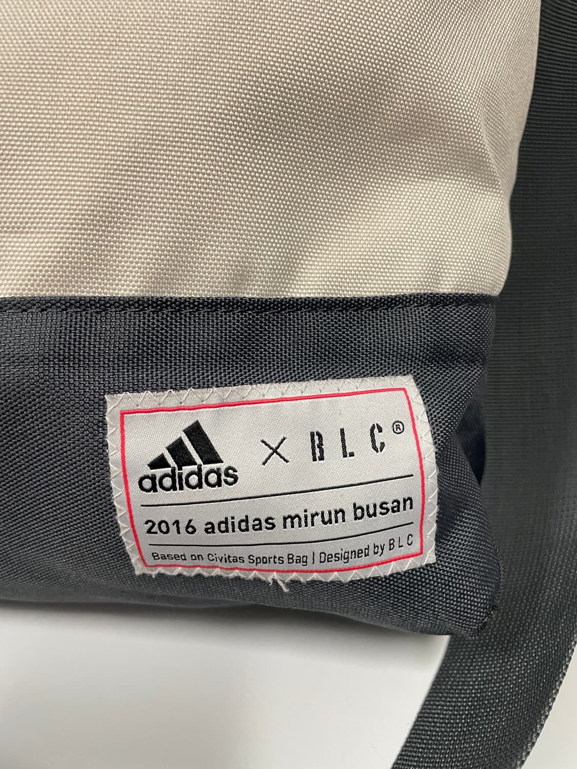 아이다스 마이런 크로스백 상품이미지3