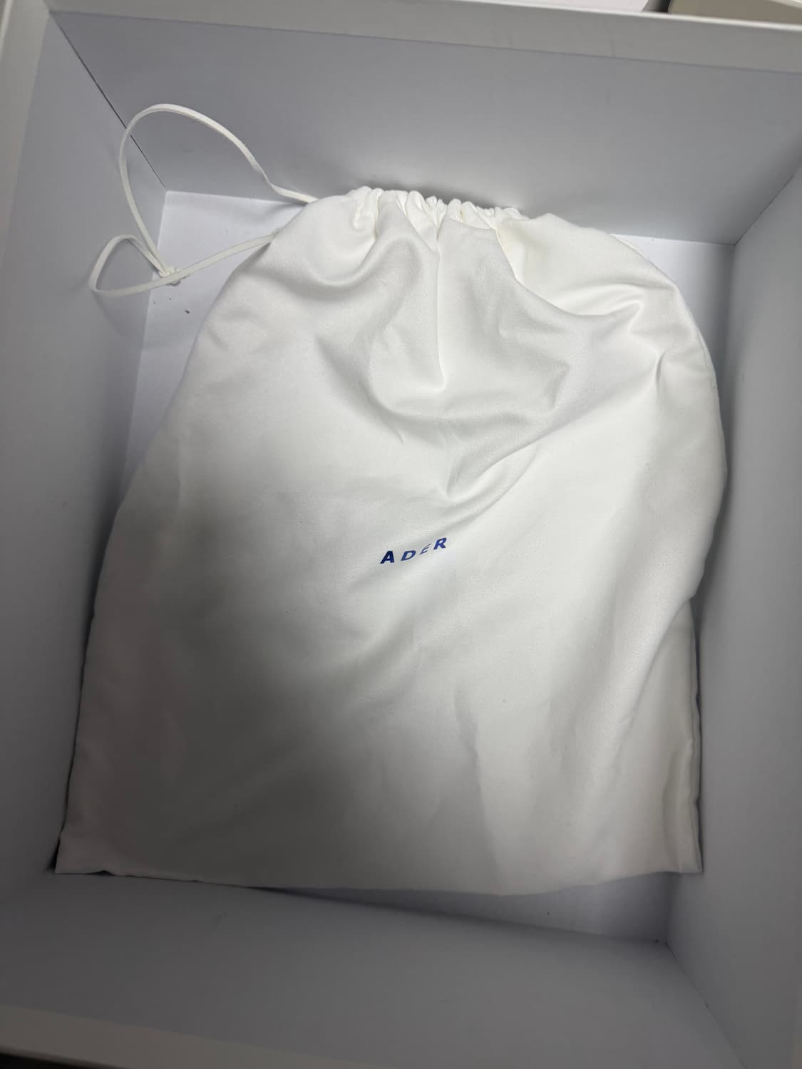 아더에러 트레이스 애드모어 크로스 바디백 블랙 상품이미지2