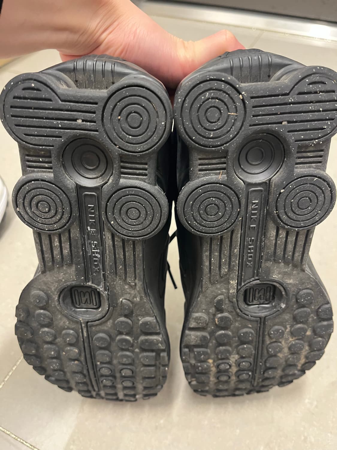 샥스 R4 M - 블랙:블랙:브라이트 크림슨:블랙 / 270 상품이미지4