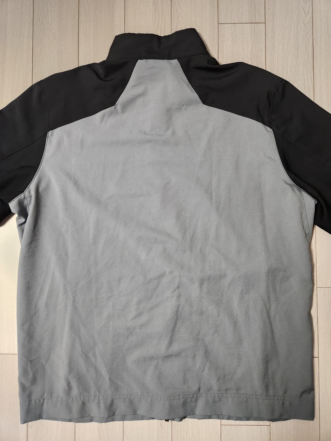 나이키 드라이핏 바람막이 집업 자켓 사이즈110 xxl

왼쪽 주머니 안 상품이미지9